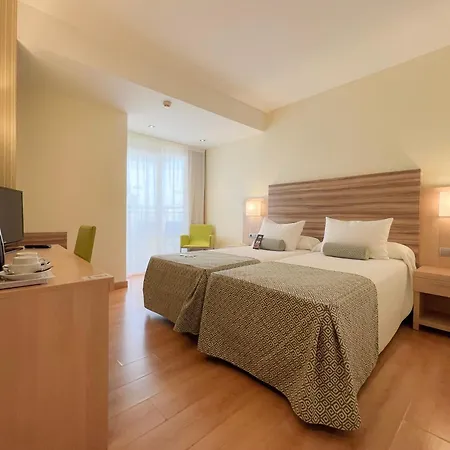 מלון Riviera Beachotel - Adults Recommended 4*