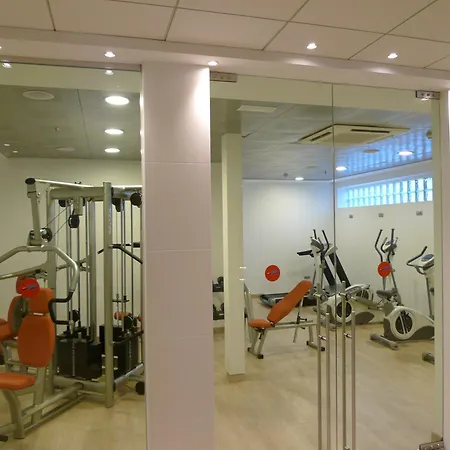 מלון Riviera Beachotel - Adults Recommended בנידורם