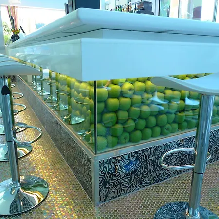 מלון Riviera Beachotel - Adults Recommended 4*
