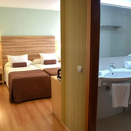 מלון Riviera Beachotel - Adults Recommended בנידורם