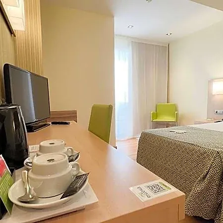 Riviera Beachotel - Adults Recommended 4* 베니돔