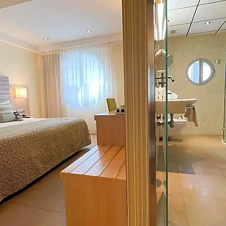 Riviera Beachotel - Adults Recommended