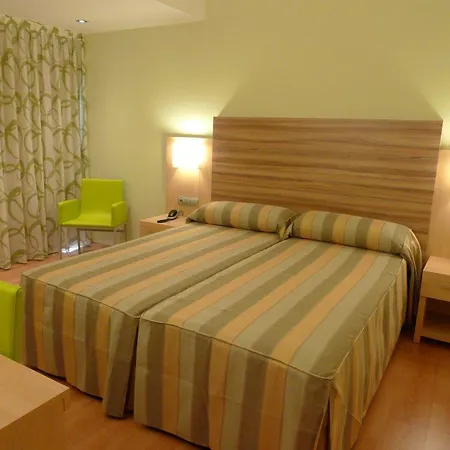 מלון Riviera Beachotel - Adults Recommended 4*