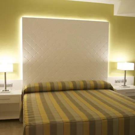 מלון Riviera Beachotel - Adults Recommended 4*